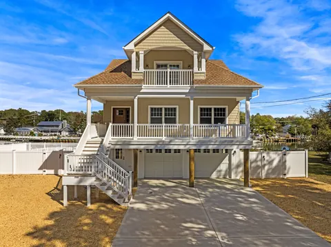 Inland custom home front elevation — Little Egg Harbor, Ocean County New Jersey, built by H&N Custom Homes